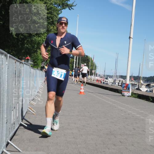 17.08.2025 - KN Förde Triathlon 2025 KatJ http://msf.ph/oto/8590000 17.08.2025 13:35:11 Laufen 428, 431 meine-sportfotos.de