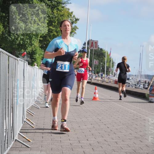 17.08.2025 - KN Förde Triathlon 2025 KatJ http://msf.ph/oto/8590047 17.08.2025 10:16:53 Laufen 131, 151, 172, 184, 211 meine-sportfotos.de