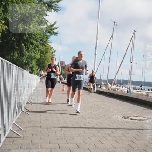 17.08.2025 - KN Förde Triathlon 2025 KatJ http://msf.ph/oto/8590284 17.08.2025 10:17:10 Laufen 130, 162, 208 meine-sportfotos.de