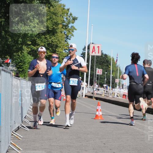 17.08.2025 - KN Förde Triathlon 2025 KatJ http://msf.ph/oto/8590299 17.08.2025 13:35:30 Laufen 420, 441, 476, 487 meine-sportfotos.de