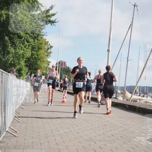 17.08.2025 - KN Förde Triathlon 2025 KatJ http://msf.ph/oto/8590361 17.08.2025 10:17:19 Laufen 103, 176, 180, 244 meine-sportfotos.de