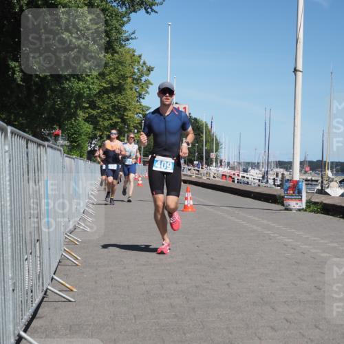 17.08.2025 - KN Förde Triathlon 2025 KatJ http://msf.ph/oto/8591103 17.08.2025 13:37:01 Laufen 402, 409, 483 meine-sportfotos.de