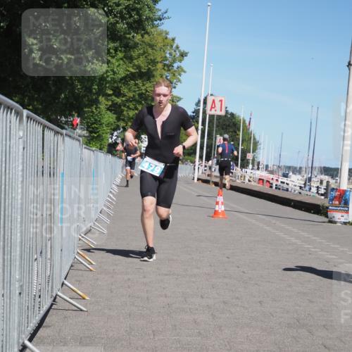 17.08.2025 - KN Förde Triathlon 2025 KatJ http://msf.ph/oto/8591272 17.08.2025 13:37:12 Laufen 398, 479 meine-sportfotos.de