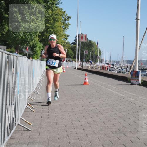 17.08.2025 - KN Förde Triathlon 2025 KatJ http://msf.ph/oto/8591297 17.08.2025 10:51:16 Laufen 207 meine-sportfotos.de