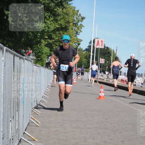 17.08.2025 - KN Förde Triathlon 2025 KatJ http://msf.ph/oto/8591366 17.08.2025 13:37:21 Laufen 443, 448 meine-sportfotos.de