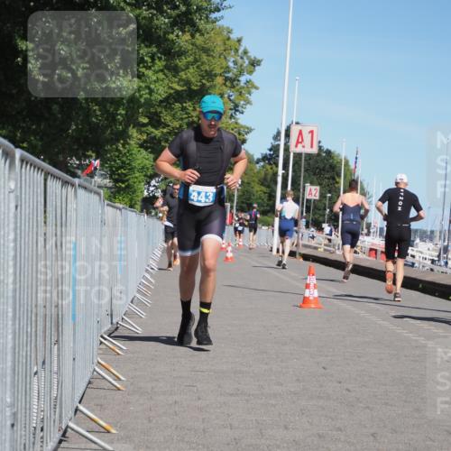 17.08.2025 - KN Förde Triathlon 2025 KatJ http://msf.ph/oto/8591371 17.08.2025 13:37:21 Laufen 443, 448 meine-sportfotos.de