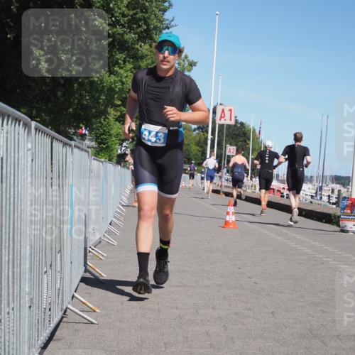 17.08.2025 - KN Förde Triathlon 2025 KatJ http://msf.ph/oto/8591388 17.08.2025 13:37:22 Laufen 443, 448 meine-sportfotos.de