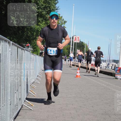 17.08.2025 - KN Förde Triathlon 2025 KatJ http://msf.ph/oto/8591399 17.08.2025 13:37:22 Laufen 443, 448 meine-sportfotos.de