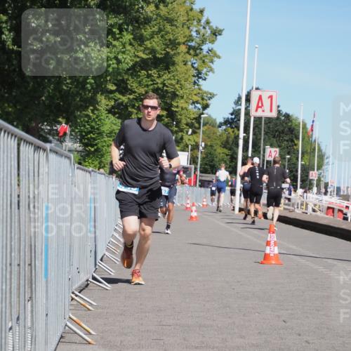 17.08.2025 - KN Förde Triathlon 2025 KatJ http://msf.ph/oto/8591408 17.08.2025 13:37:27 Laufen 448, 467 meine-sportfotos.de