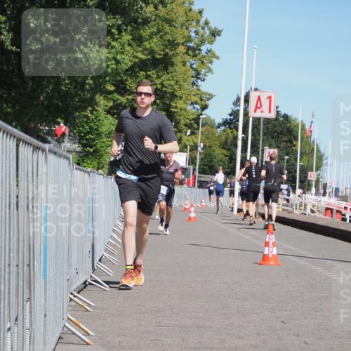 17.08.2025 - KN Förde Triathlon 2025 KatJ http://msf.ph/oto/8591414 17.08.2025 13:37:27 Laufen 448, 467 meine-sportfotos.de