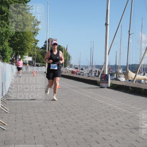 17.08.2025 - KN Förde Triathlon 2025 KatJ http://msf.ph/oto/8591418 17.08.2025 10:53:27 Laufen 213 meine-sportfotos.de