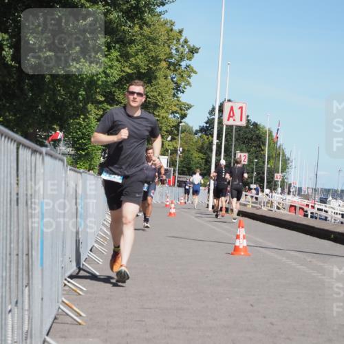 17.08.2025 - KN Förde Triathlon 2025 KatJ http://msf.ph/oto/8591429 17.08.2025 13:37:27 Laufen 448, 467 meine-sportfotos.de