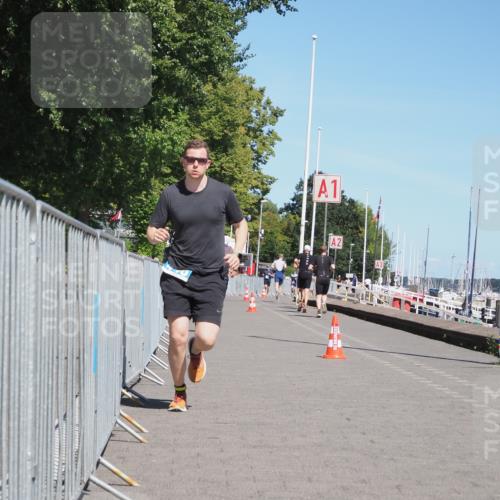 17.08.2025 - KN Förde Triathlon 2025 KatJ http://msf.ph/oto/8591455 17.08.2025 13:37:28 Laufen 448, 467 meine-sportfotos.de