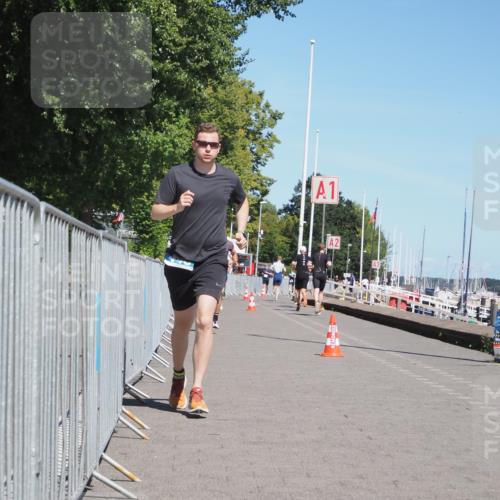 17.08.2025 - KN Förde Triathlon 2025 KatJ http://msf.ph/oto/8591461 17.08.2025 13:37:28 Laufen 448, 467 meine-sportfotos.de