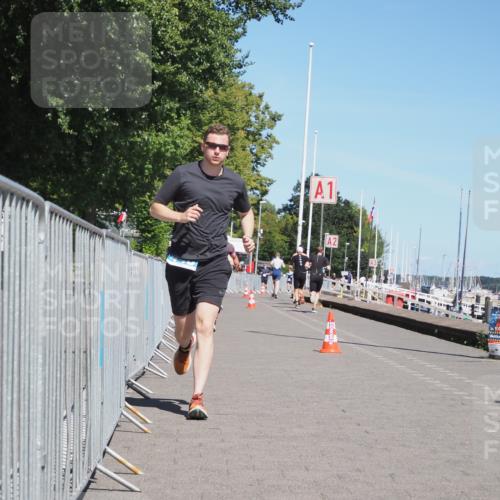 17.08.2025 - KN Förde Triathlon 2025 KatJ http://msf.ph/oto/8591470 17.08.2025 13:37:28 Laufen 448, 467 meine-sportfotos.de