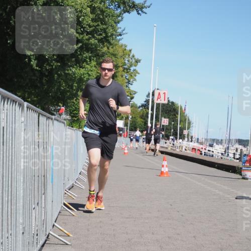 17.08.2025 - KN Förde Triathlon 2025 KatJ http://msf.ph/oto/8591482 17.08.2025 13:37:28 Laufen 448, 467 meine-sportfotos.de