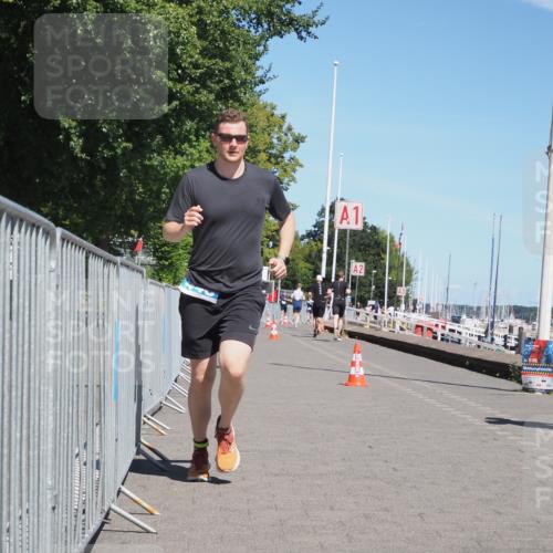 17.08.2025 - KN Förde Triathlon 2025 KatJ http://msf.ph/oto/8591502 17.08.2025 13:37:29 Laufen 448, 467 meine-sportfotos.de