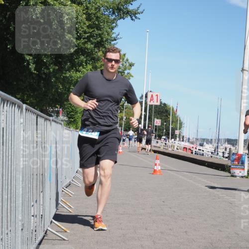 17.08.2025 - KN Förde Triathlon 2025 KatJ http://msf.ph/oto/8591517 17.08.2025 13:37:29 Laufen 448, 467 meine-sportfotos.de