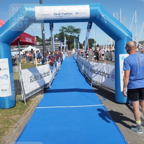 17.08.2025 - KN Förde Triathlon 2025 MichiJ http://msf.ph/oto/8591725 17.08.2025 13:51:29 Laufen 446, 473 meine-sportfotos.de