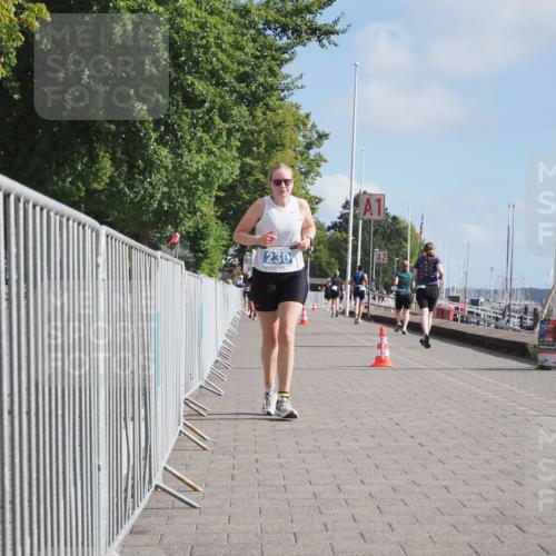 17.08.2025 - KN Förde Triathlon 2025 KatJ http://msf.ph/oto/8591728 17.08.2025 10:19:14 Laufen 230 meine-sportfotos.de
