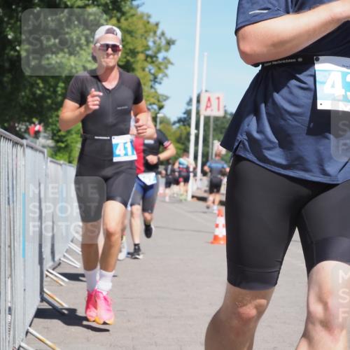17.08.2025 - KN Förde Triathlon 2025 KatJ http://msf.ph/oto/8592201 17.08.2025 13:38:01 Laufen 397, 417, 436, 442, 529 meine-sportfotos.de
