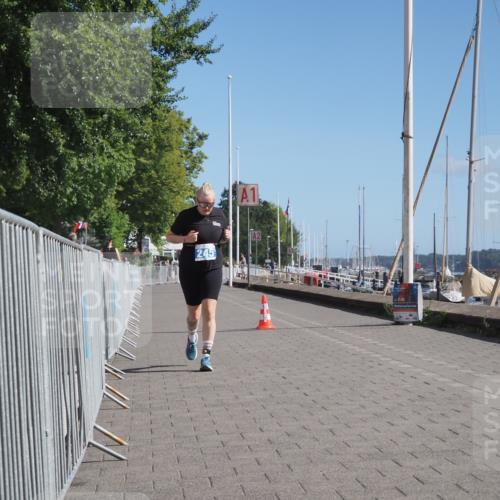 17.08.2025 - KN Förde Triathlon 2025 KatJ http://msf.ph/oto/8592277 17.08.2025 10:59:04 Laufen 245 meine-sportfotos.de