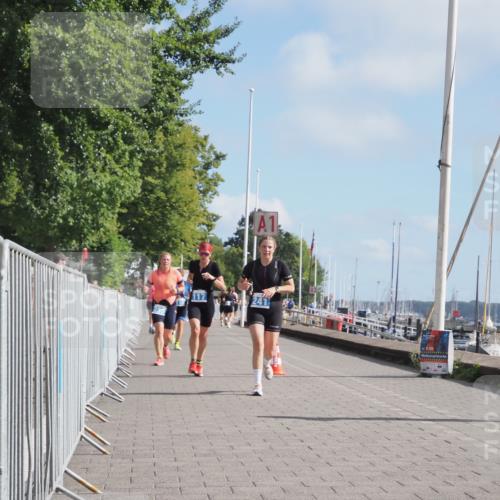 17.08.2025 - KN Förde Triathlon 2025 KatJ http://msf.ph/oto/8592562 17.08.2025 10:20:14 Laufen 110, 117, 235, 241 meine-sportfotos.de