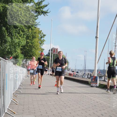 17.08.2025 - KN Förde Triathlon 2025 KatJ http://msf.ph/oto/8592587 17.08.2025 10:20:14 Laufen 110, 117, 235, 241 meine-sportfotos.de
