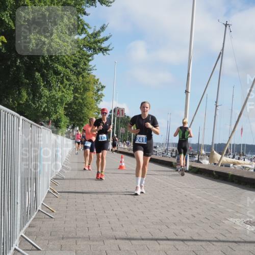 17.08.2025 - KN Förde Triathlon 2025 KatJ http://msf.ph/oto/8592610 17.08.2025 10:20:16 Laufen 110, 117, 235, 241 meine-sportfotos.de