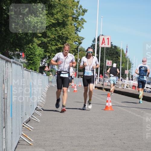 17.08.2025 - KN Förde Triathlon 2025 KatJ http://msf.ph/oto/8592734 17.08.2025 13:38:35 Laufen 419, 460 meine-sportfotos.de