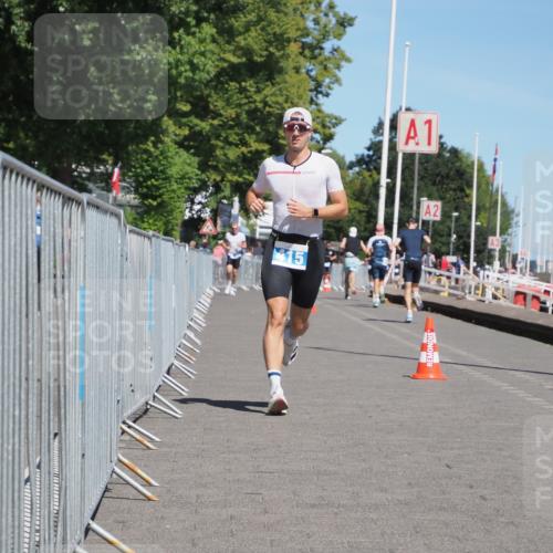17.08.2025 - KN Förde Triathlon 2025 KatJ http://msf.ph/oto/8592914 17.08.2025 13:38:42 Laufen 415, 460 meine-sportfotos.de