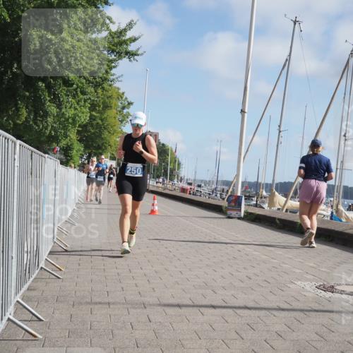 17.08.2025 - KN Förde Triathlon 2025 KatJ http://msf.ph/oto/8593873 17.08.2025 10:21:56 Laufen 120, 126, 148, 153, 224, 250 meine-sportfotos.de