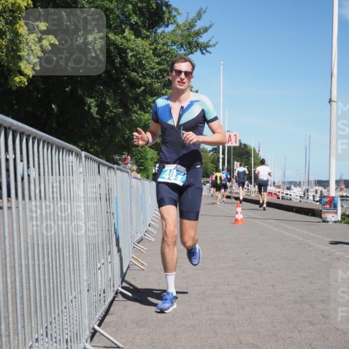 17.08.2025 - KN Förde Triathlon 2025 KatJ http://msf.ph/oto/8594445 17.08.2025 13:40:17 Laufen 407, 475 meine-sportfotos.de