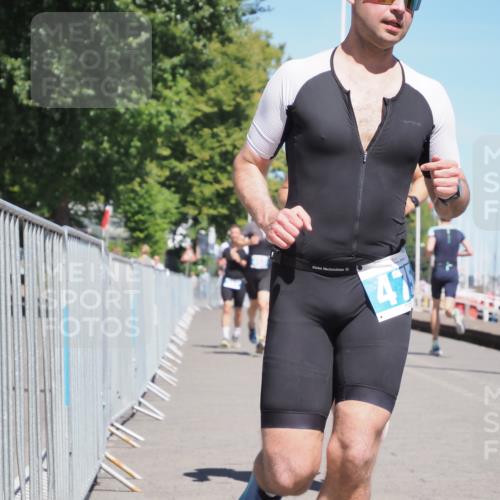 17.08.2025 - KN Förde Triathlon 2025 KatJ http://msf.ph/oto/8594497 17.08.2025 13:40:26 Laufen 357, 433, 458, 475 meine-sportfotos.de