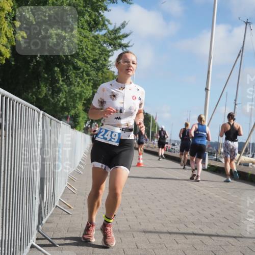 17.08.2025 - KN Förde Triathlon 2025 KatJ http://msf.ph/oto/8594869 17.08.2025 10:23:06 Laufen 118, 221, 249 meine-sportfotos.de