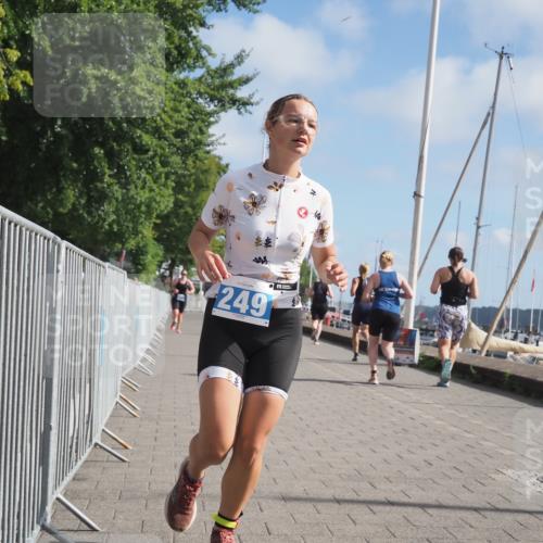 17.08.2025 - KN Förde Triathlon 2025 KatJ http://msf.ph/oto/8594879 17.08.2025 10:23:06 Laufen 118, 221, 249 meine-sportfotos.de