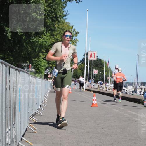 17.08.2025 - KN Förde Triathlon 2025 KatJ http://msf.ph/oto/8595755 17.08.2025 13:40:54 Laufen 466, 548 meine-sportfotos.de