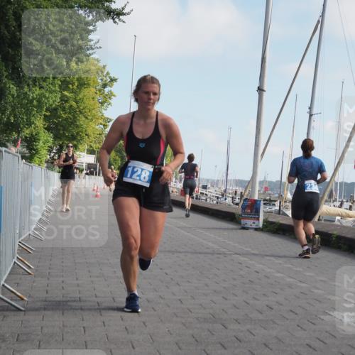 17.08.2025 - KN Förde Triathlon 2025 KatJ http://msf.ph/oto/8595844 17.08.2025 10:24:59 Laufen 128, 248 meine-sportfotos.de