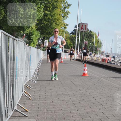 17.08.2025 - KN Förde Triathlon 2025 KatJ http://msf.ph/oto/8596110 17.08.2025 10:25:31 Laufen 242 meine-sportfotos.de