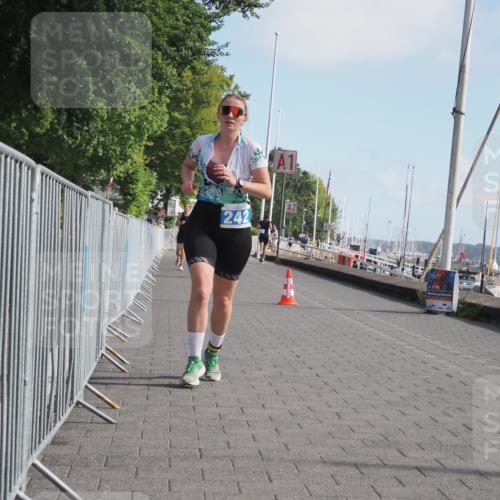 17.08.2025 - KN Förde Triathlon 2025 KatJ http://msf.ph/oto/8596180 17.08.2025 10:25:34 Laufen 242, 244 meine-sportfotos.de