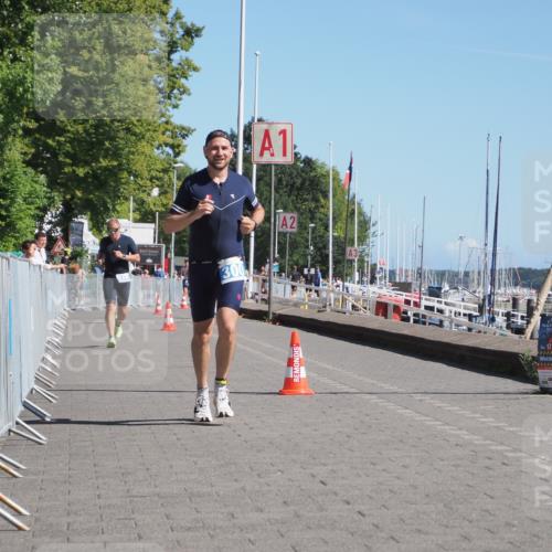 17.08.2025 - KN Förde Triathlon 2025 KatJ http://msf.ph/oto/8596898 17.08.2025 11:45:21 Laufen 300 meine-sportfotos.de