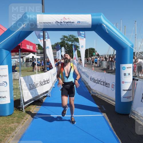 17.08.2025 - KN Förde Triathlon 2025 MichiJ http://msf.ph/oto/8597746 17.08.2025 12:08:12 Laufen 310, 319 meine-sportfotos.de