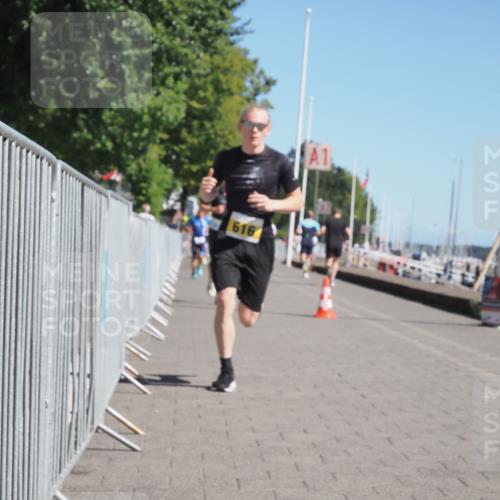 17.08.2025 - KN Förde Triathlon 2025 KatJ http://msf.ph/oto/8599732 17.08.2025 11:51:44 Laufen 273, 279, 316, 616 meine-sportfotos.de