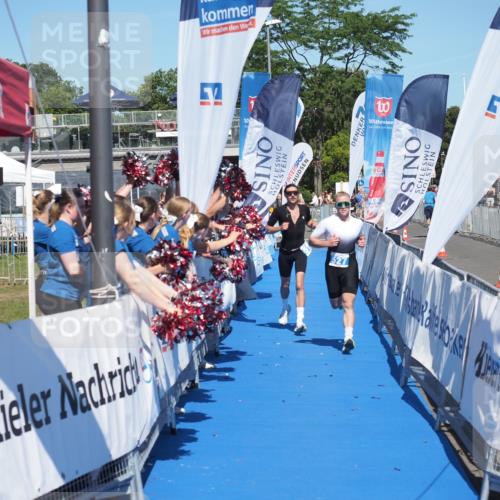 17.08.2025 - KN Förde Triathlon 2025 MichiJ http://msf.ph/oto/8600720 17.08.2025 14:05:57 Laufen 517, 527 meine-sportfotos.de