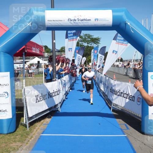 17.08.2025 - KN Förde Triathlon 2025 MichiJ http://msf.ph/oto/8600776 17.08.2025 14:05:58 Laufen 517, 527 meine-sportfotos.de