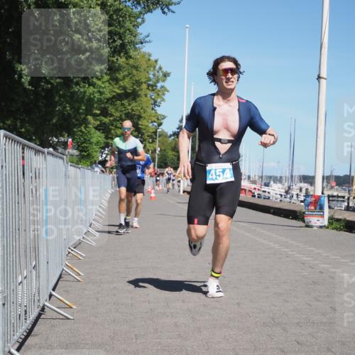 17.08.2025 - KN Förde Triathlon 2025 KatJ http://msf.ph/oto/8600800 17.08.2025 13:41:59 Laufen 454, 477, 546 meine-sportfotos.de