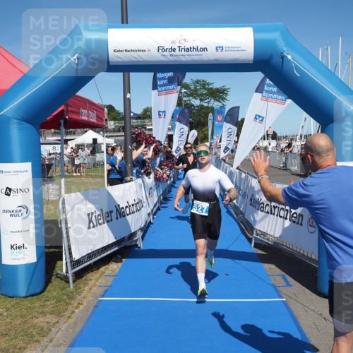 17.08.2025 - KN Förde Triathlon 2025 MichiJ http://msf.ph/oto/8600813 17.08.2025 14:05:59 Laufen 517, 527 meine-sportfotos.de