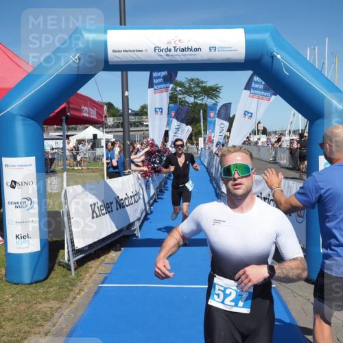 17.08.2025 - KN Förde Triathlon 2025 MichiJ http://msf.ph/oto/8600845 17.08.2025 14:06:00 Laufen 517, 527 meine-sportfotos.de