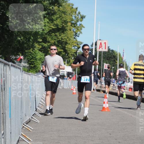 17.08.2025 - KN Förde Triathlon 2025 KatJ http://msf.ph/oto/8601176 17.08.2025 13:42:34 Laufen 426, 517, 520 meine-sportfotos.de