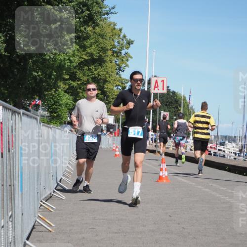 17.08.2025 - KN Förde Triathlon 2025 KatJ http://msf.ph/oto/8601182 17.08.2025 13:42:35 Laufen 426, 517 meine-sportfotos.de